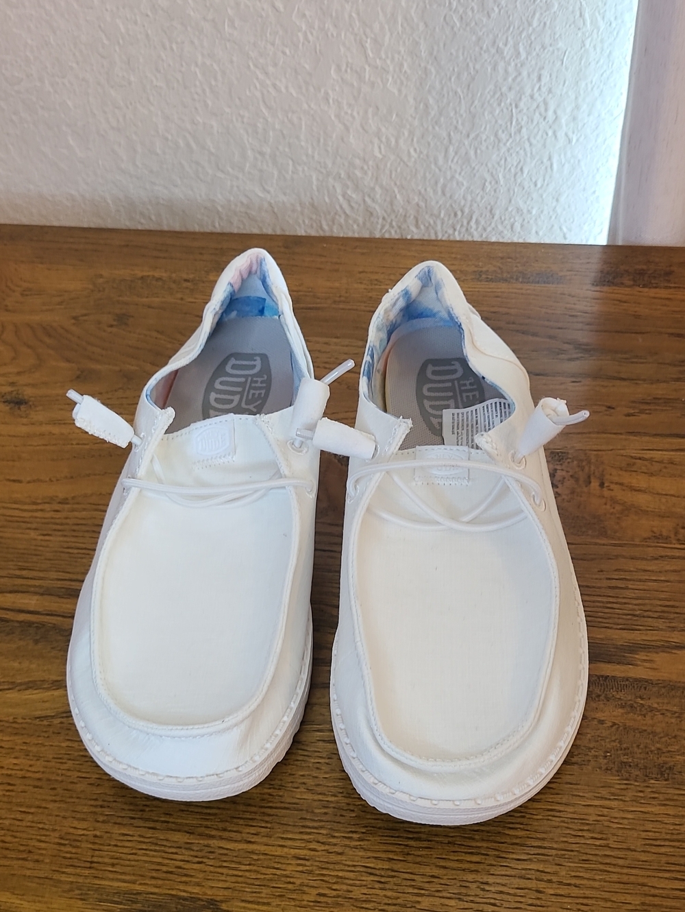 Hey Dude Womans White Canvas Slip-On Sneakers Sz7